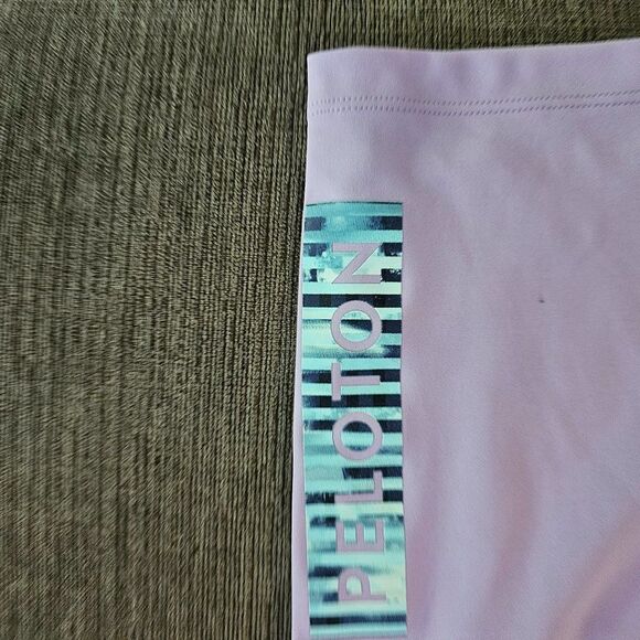 Peloton Women's Purple Mid Rise Capri Legging Size Small - Picture 8 of 10
